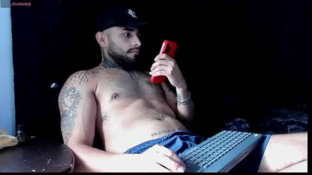 Snapshot of christangel_96_ chatting on 02.15.25 christangel 96 online show from 02.15.25