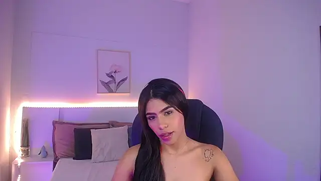 Snapshot of violeta_leon chatting on 12.21.24 violeta leon online show from 12.21.24