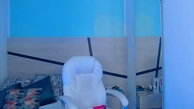 Snapshot of violeta_leon chatting on 01.08.25 violeta leon online show from 01.08.25