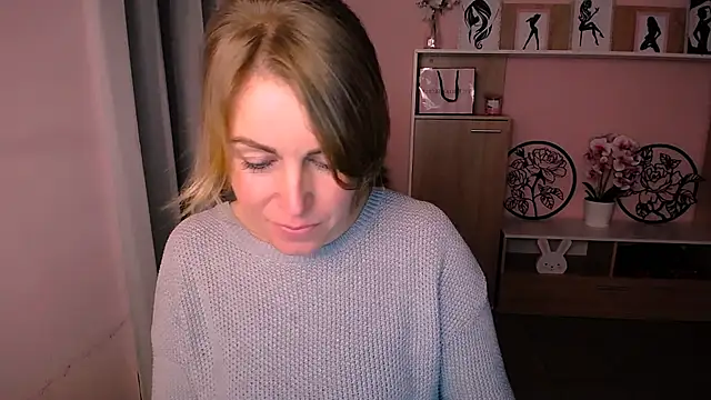 Hot Milady online show from 12.23.24