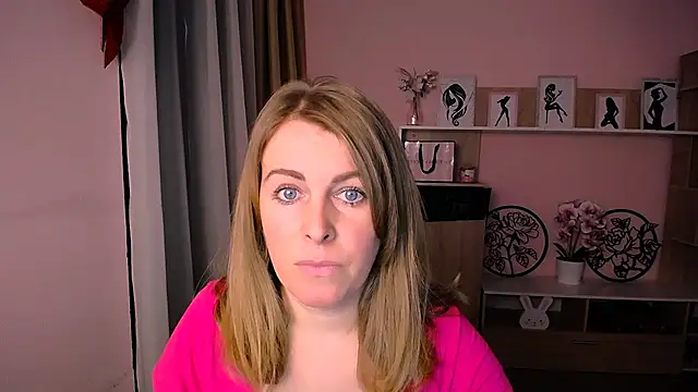 Hot Milady online show from 01.16.25