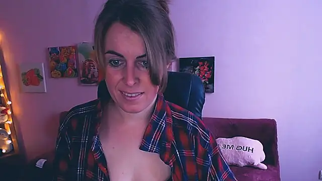 Hot Milady online show from 02.12.25