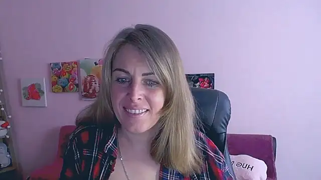 Hot Milady online show from 03.04.25