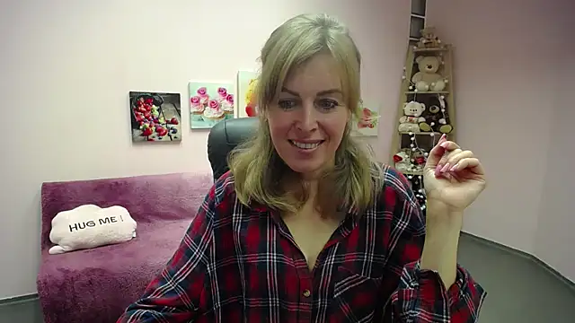 Hot Milady online show from 10.02.25