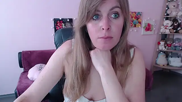 Hot Milady online show from 04.10.26