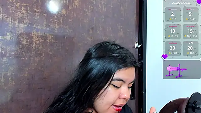 klhoe boobs online show from 11.14.25