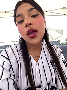 Snapshot of Mariangel_11 chatting on 02.01.26 Mariangel 11 online show from 02.01.26