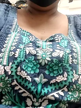 Snapshot of zeepe19 chatting on 12.16.25 zeepe19 online show from 12.16.25