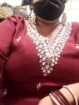 Snapshot of zeepe19 chatting on 12.18.25 zeepe19 online show from 12.18.25