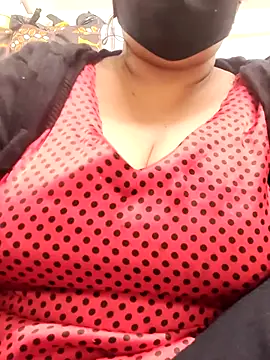 Snapshot of zeepe19 chatting on 12.23.25 zeepe19 online show from 12.23.25