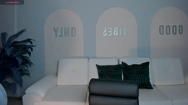 ValeriaRoldanX online show from 06.25.26