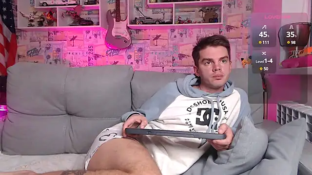 Snapshot of Mike_Burn chatting on 12.08.24 Mike Burn online show from 12.08.24