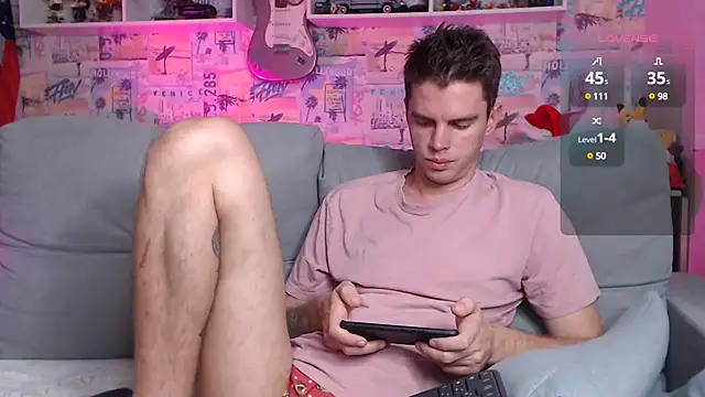 Snapshot of Mike_Burn chatting on 12.10.24 Mike Burn online show from 12.10.24