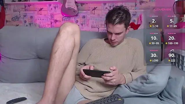 Snapshot of Mike_Burn chatting on 12.12.24 Mike Burn online show from 12.12.24