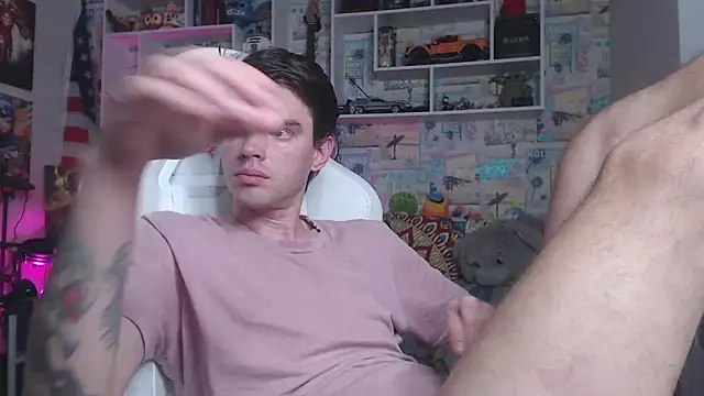 Snapshot of Mike_Burn chatting on 03.04.25 Mike Burn online show from 03.04.25