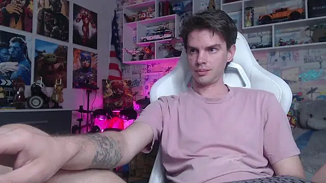 Snapshot of Mike_Burn chatting on 03.10.25 Mike Burn online show from 03.10.25