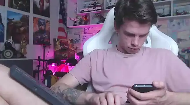 Snapshot of Mike_Burn chatting on 03.11.25 Mike Burn online show from 03.11.25