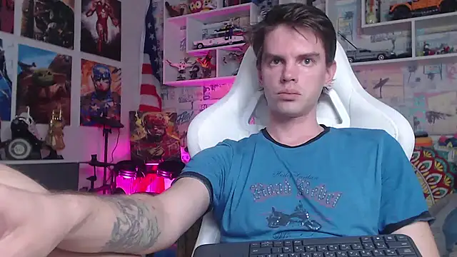 Snapshot of Mike_Burn chatting on 03.12.25 Mike Burn online show from 03.12.25