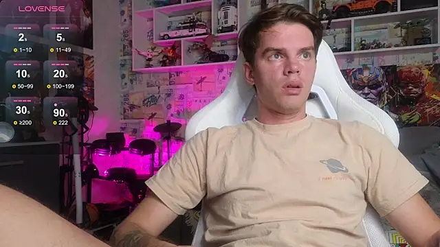 Snapshot of Mike_Burn chatting on 10.03.25 Mike Burn online show from 10.03.25