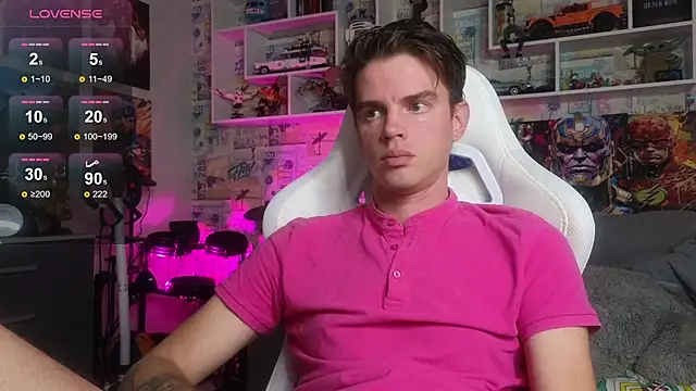 Snapshot of Mike_Burn chatting on 10.07.25 Mike Burn online show from 10.07.25