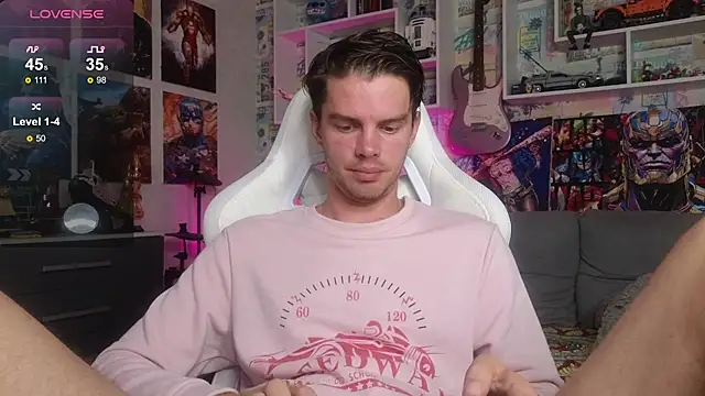 Snapshot of Mike_Burn chatting on 10.16.25 Mike Burn online show from 10.16.25