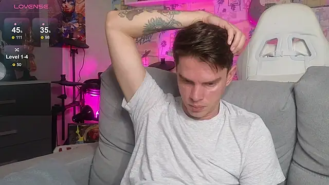 Snapshot of Mike_Burn chatting on 11.05.25 Mike Burn online show from 11.05.25