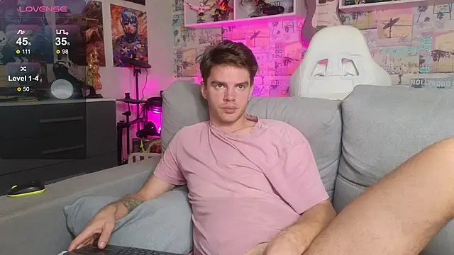 Snapshot of Mike_Burn chatting on 11.12.25 Mike Burn online show from 11.12.25