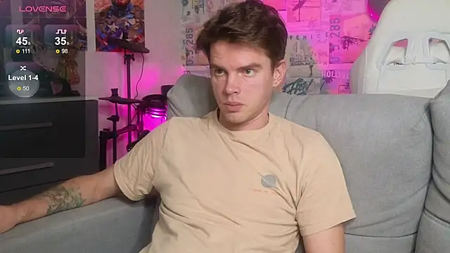 Snapshot of Mike_Burn chatting on 12.02.25 Mike Burn online show from 12.02.25