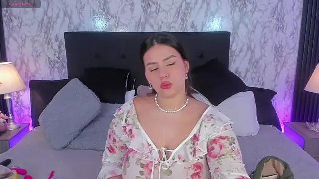 Snapshot of Miamontoya chatting on 05.20.26 Miamontoya online show from 05.20.26