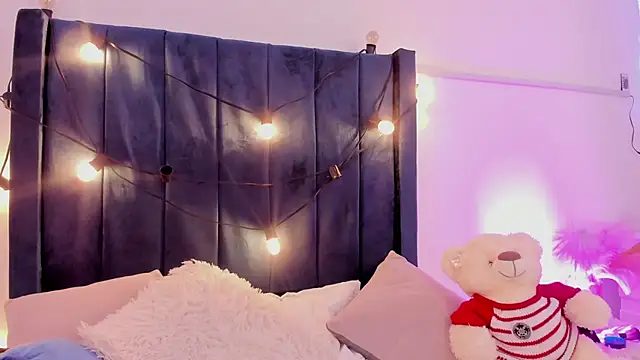 Snapshot of CamiloDoumit chatting on 01.31.25 CamiloDoumit online show from 01.31.25