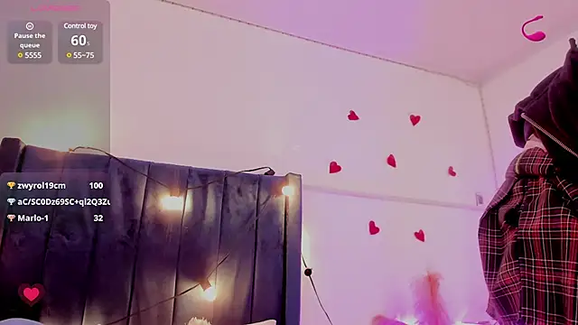 Snapshot of CamiloDoumit chatting on 03.10.25 CamiloDoumit online show from 03.10.25