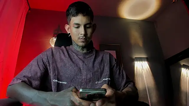 Travistanner 28 online show from 04.05.26