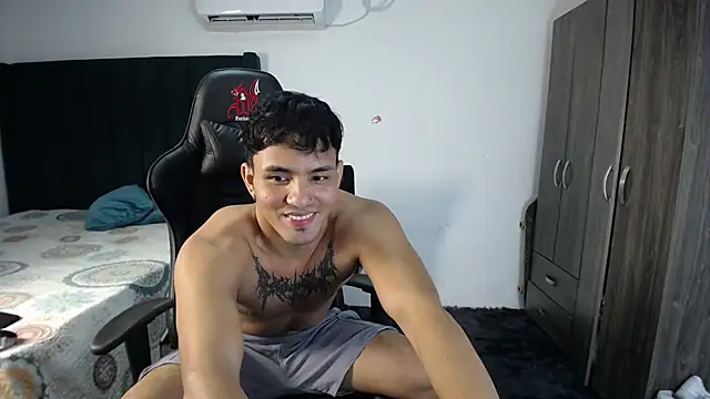 Snapshot of man_dur07 chatting on 02.06.25 man dur07 online show from 02.06.25