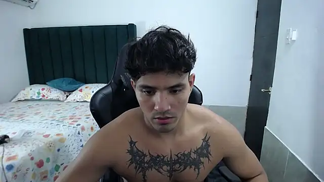 Snapshot of man_dur07 chatting on 09.20.25 man dur07 online show from 09.20.25