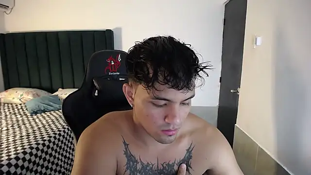 Snapshot of man_dur07 chatting on 10.16.25 man dur07 online show from 10.16.25