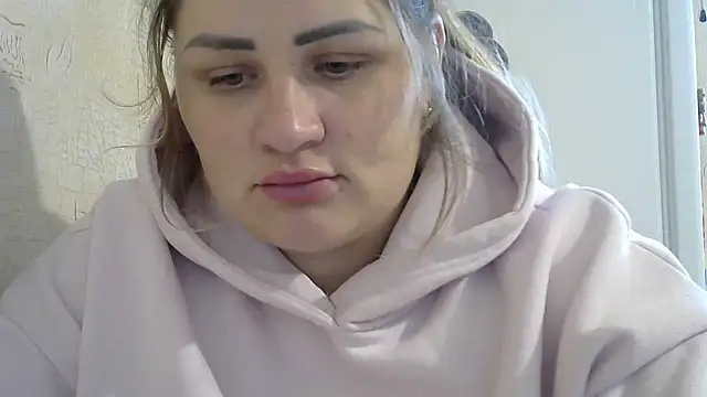 Snapshot of Honeydew-Waves chatting on 10.29.25 Honeydew-Waves online show from 10.29.25