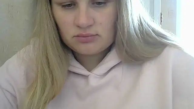 Snapshot of Honeydew-Waves chatting on 10.30.25 Honeydew-Waves online show from 10.30.25