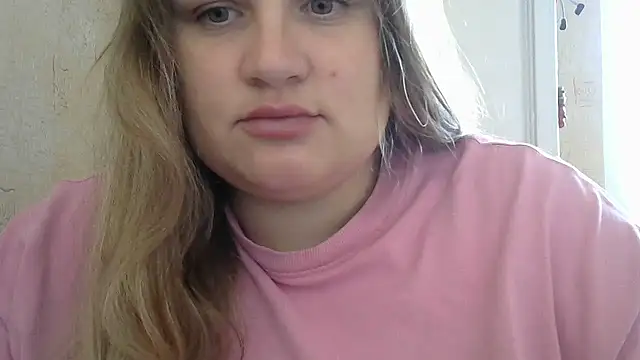 Snapshot of Honeydew-Waves chatting on 11.25.25 Honeydew-Waves online show from 11.25.25