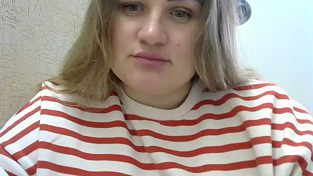 Snapshot of Honeydew-Waves chatting on 11.28.25 Honeydew-Waves online show from 11.28.25