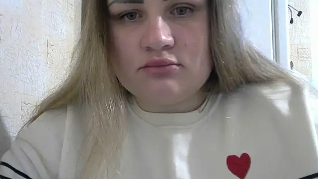 Snapshot of Honeydew-Waves chatting on 12.17.25 Honeydew-Waves online show from 12.17.25