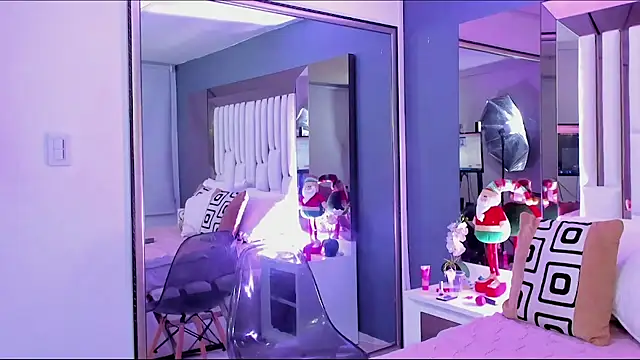 Kitty Eliffe online show from 12.21.24