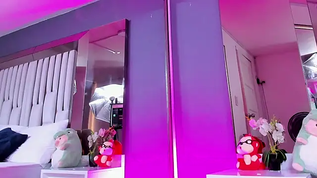 Kitty Eliffe online show from 02.28.25