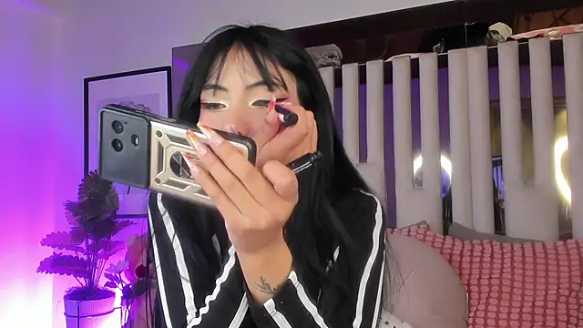 Kitty Eliffe online show from 10.03.25