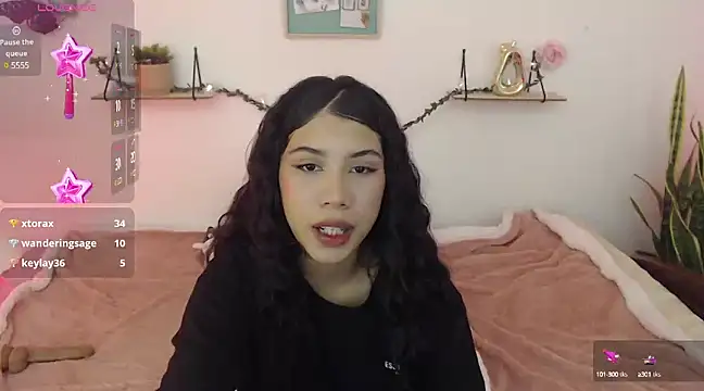 Snapshot of AmberJeong chatting on 12.14.24 AmberJeong online show from 12.14.24