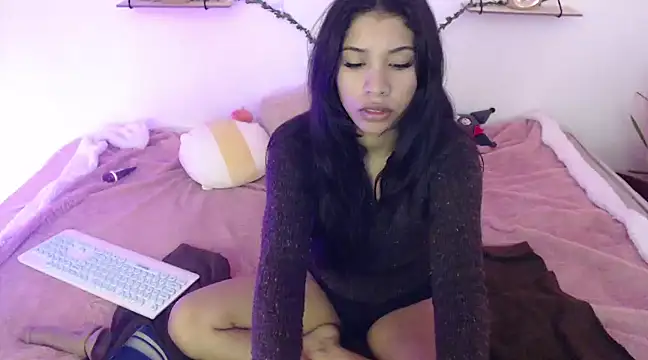 Snapshot of AmberJeong chatting on 12.24.24 AmberJeong online show from 12.24.24