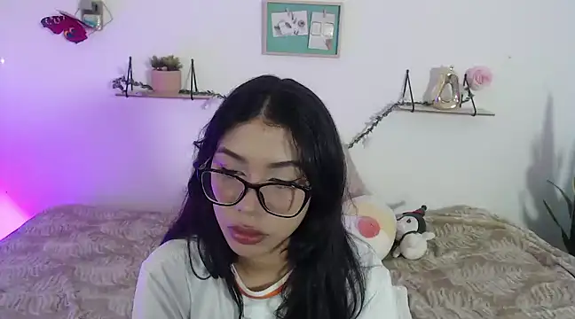 Snapshot of AmberJeong chatting on 01.08.25 AmberJeong online show from 01.08.25