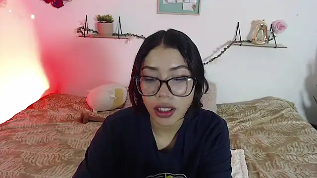 Snapshot of AmberJeong chatting on 01.12.25 AmberJeong online show from 01.12.25