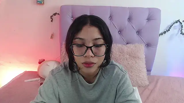 Snapshot of AmberJeong chatting on 01.25.25 AmberJeong online show from 01.25.25