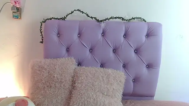 Snapshot of AmberJeong chatting on 01.28.25 AmberJeong online show from 01.28.25