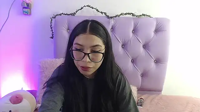 Snapshot of AmberJeong chatting on 01.29.25 AmberJeong online show from 01.29.25